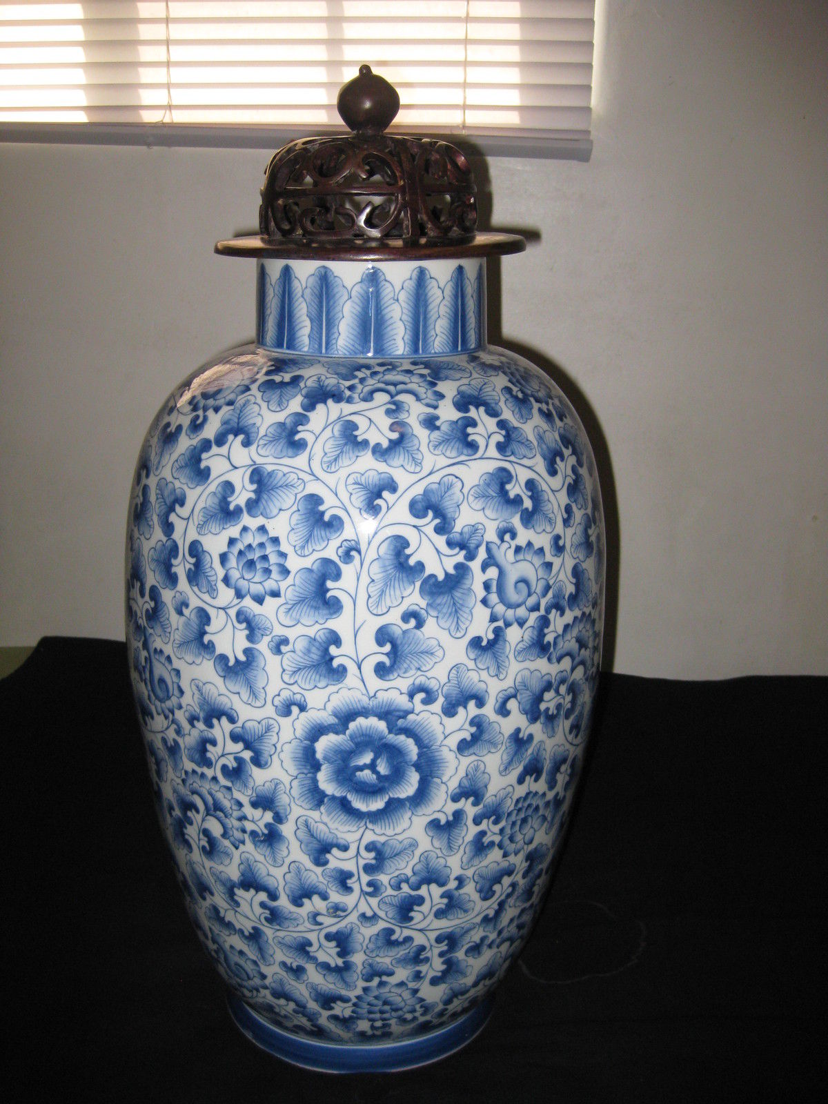 ANTIQUE CHINESE PORCELAIN BLUE AND WHITE VASE,19TH CENTURY WITH SOLID BRONZE LID