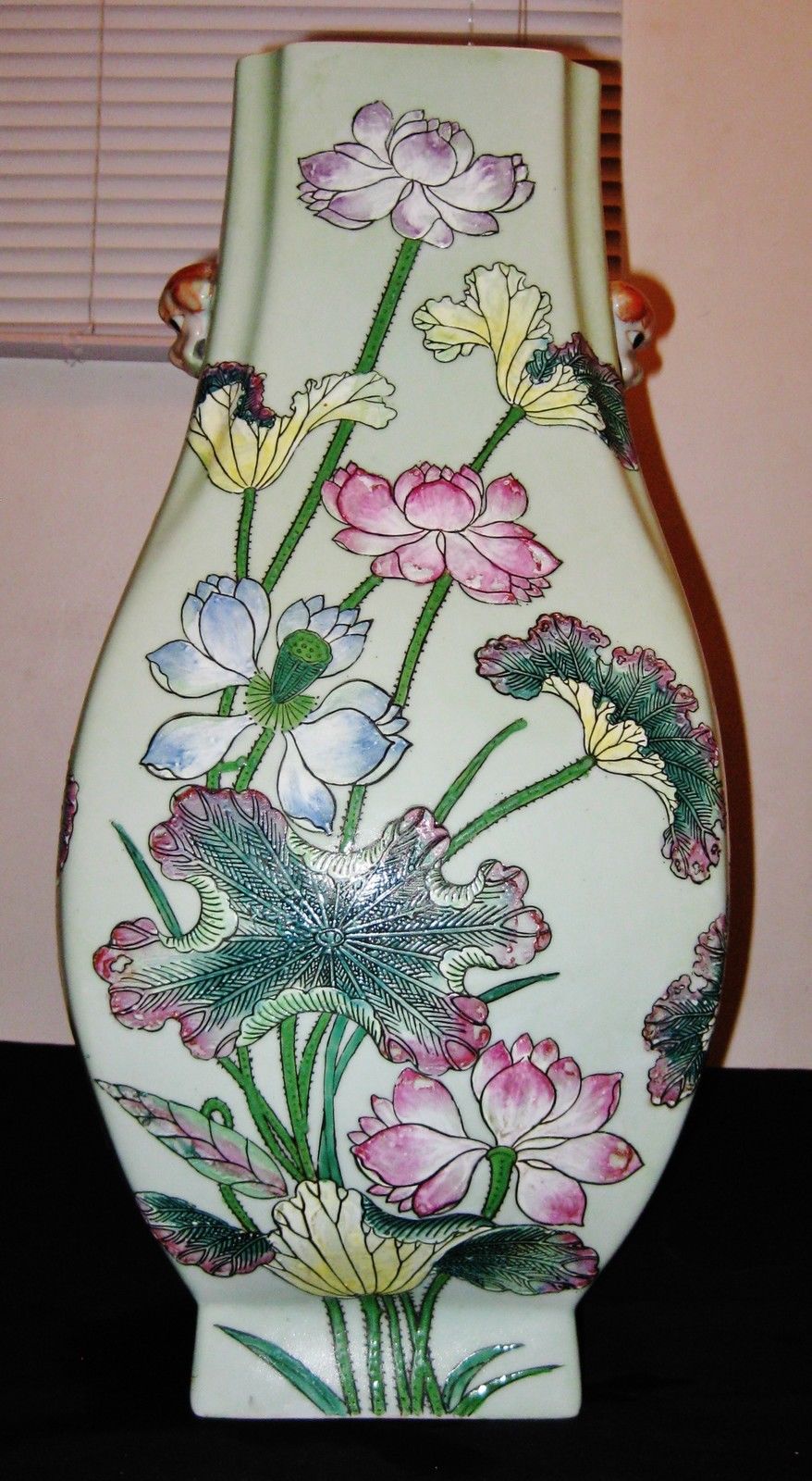 Vintage Chinese Hand Painted Porcelain Huge Vase, Red sign, 19th Century.