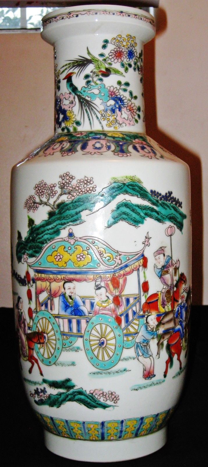 Antique Chinese Figures Hand Painting Porcelain Vase,18th C., KangXi Mark.