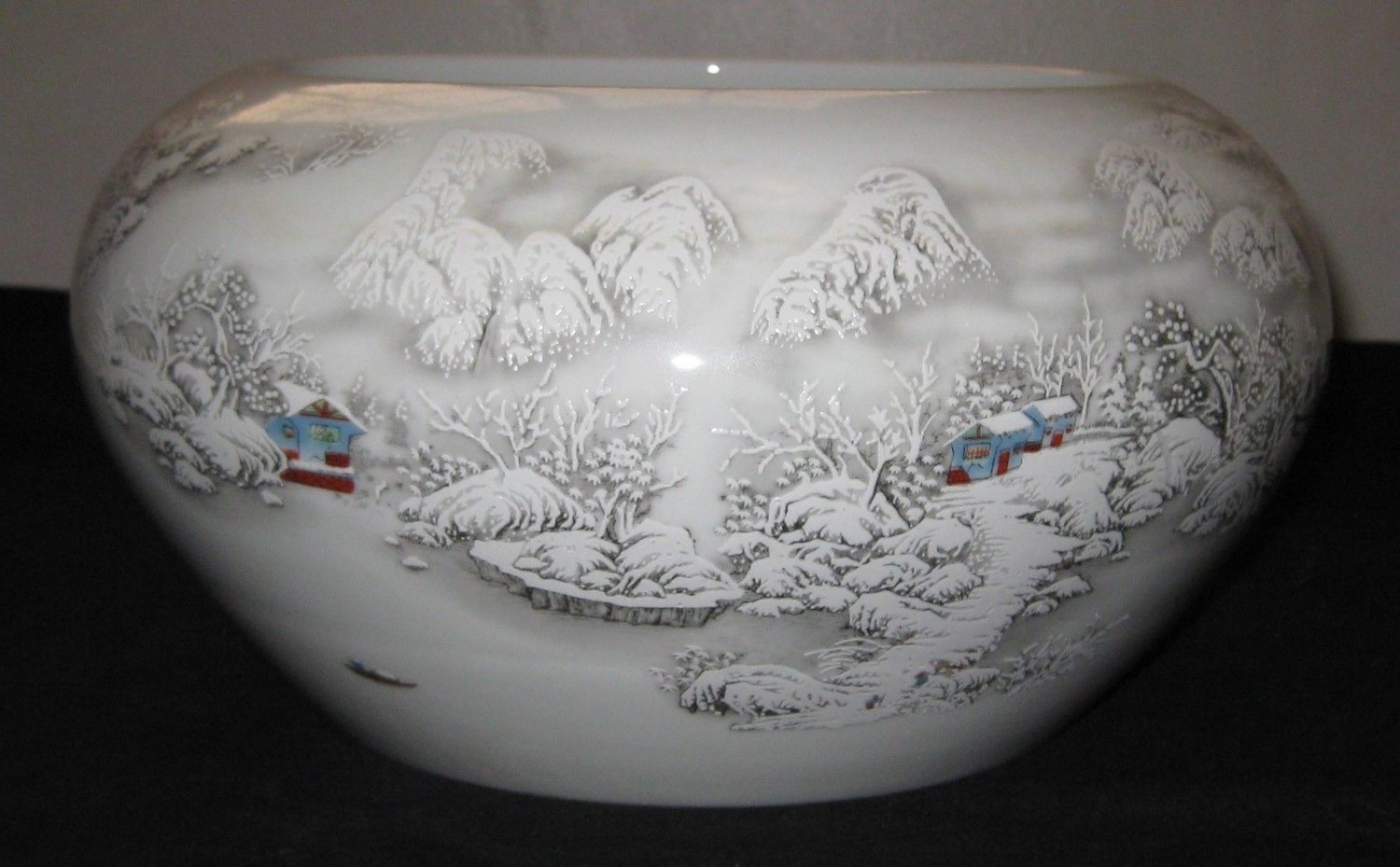 A Republic period Big Brush Washer With Snow Scene, Artist He Xuren Signed.